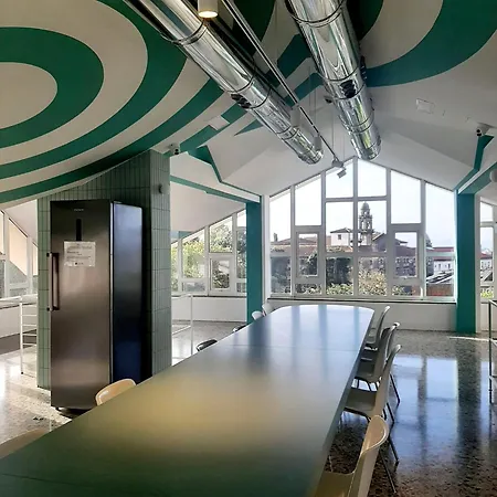 Hostel Loop