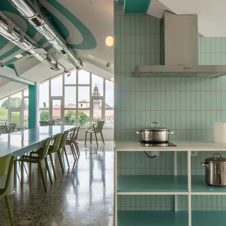 Loop Hostel *